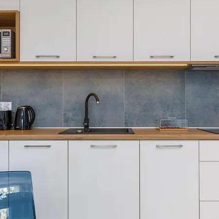 Wellness & Aquamarine By Renters