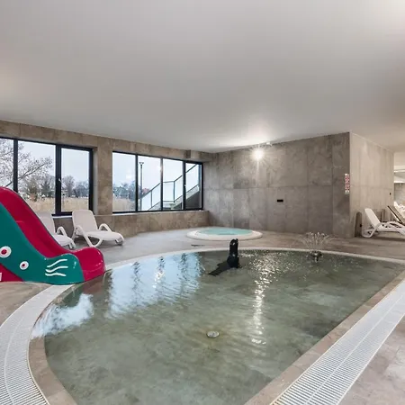 Apartament Wellness & Aquamarine By Renters *