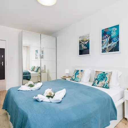 Wellness & Aquamarine By Renters Lägenhet *